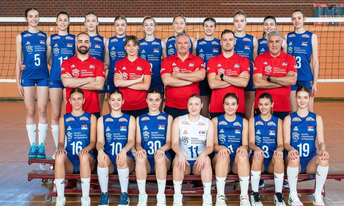Kadetkinje na pripremama u Kikindi