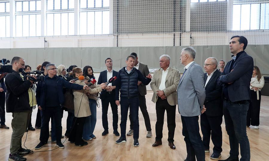Ministri Darko Gli&scaron;ić i Zoran Gajić posetili Nacionalni odbojka&scaron;ki trenažni centar
