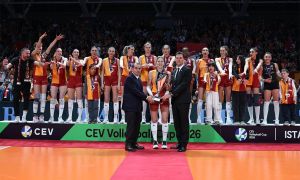 Prvi trofej Galatasaraja posle tri izgubljena finala &ndash; Ivan Knežević predao pehar